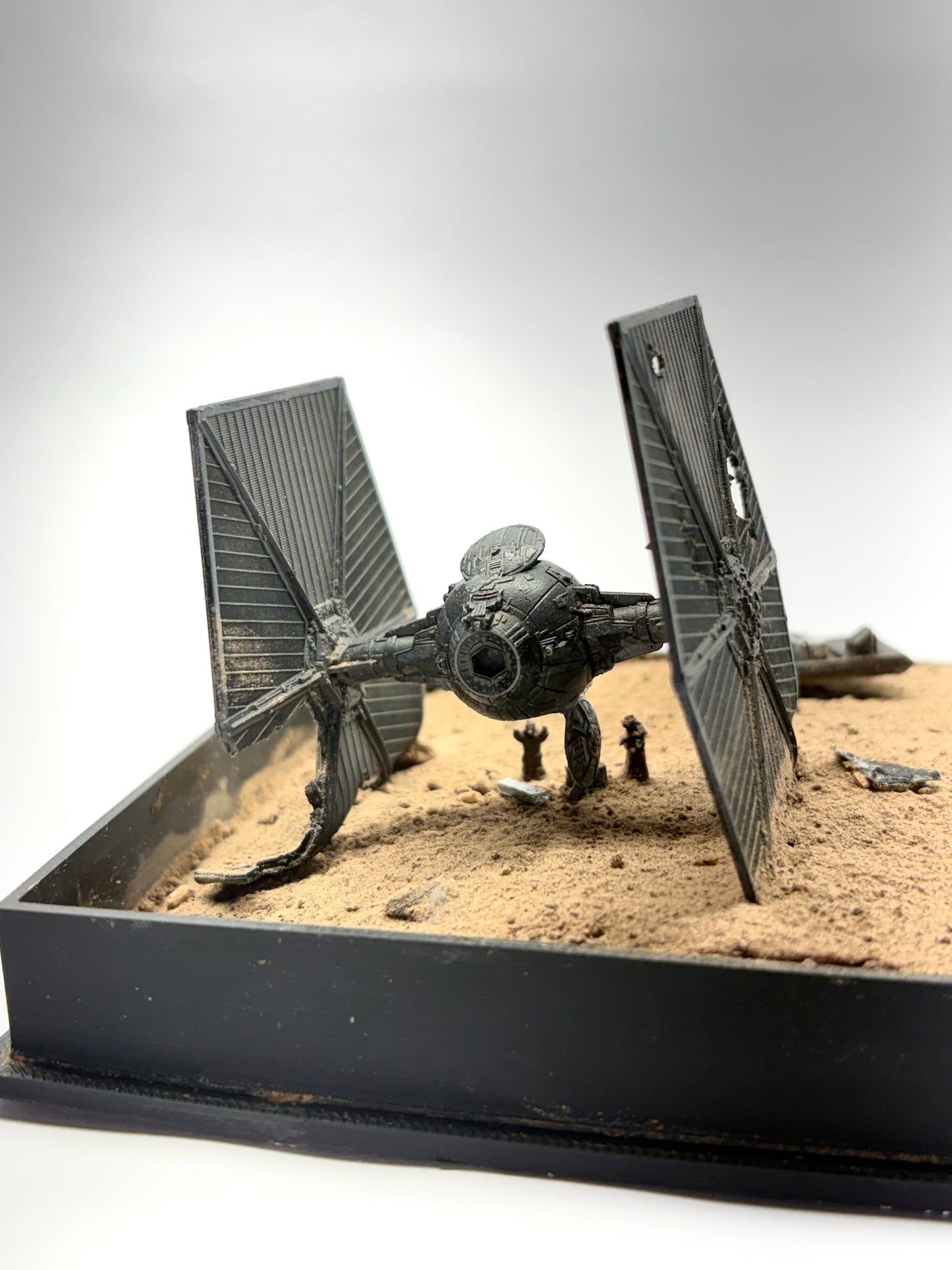 Star Wars: Tattooine Tie Fighter Wreckage Diorama