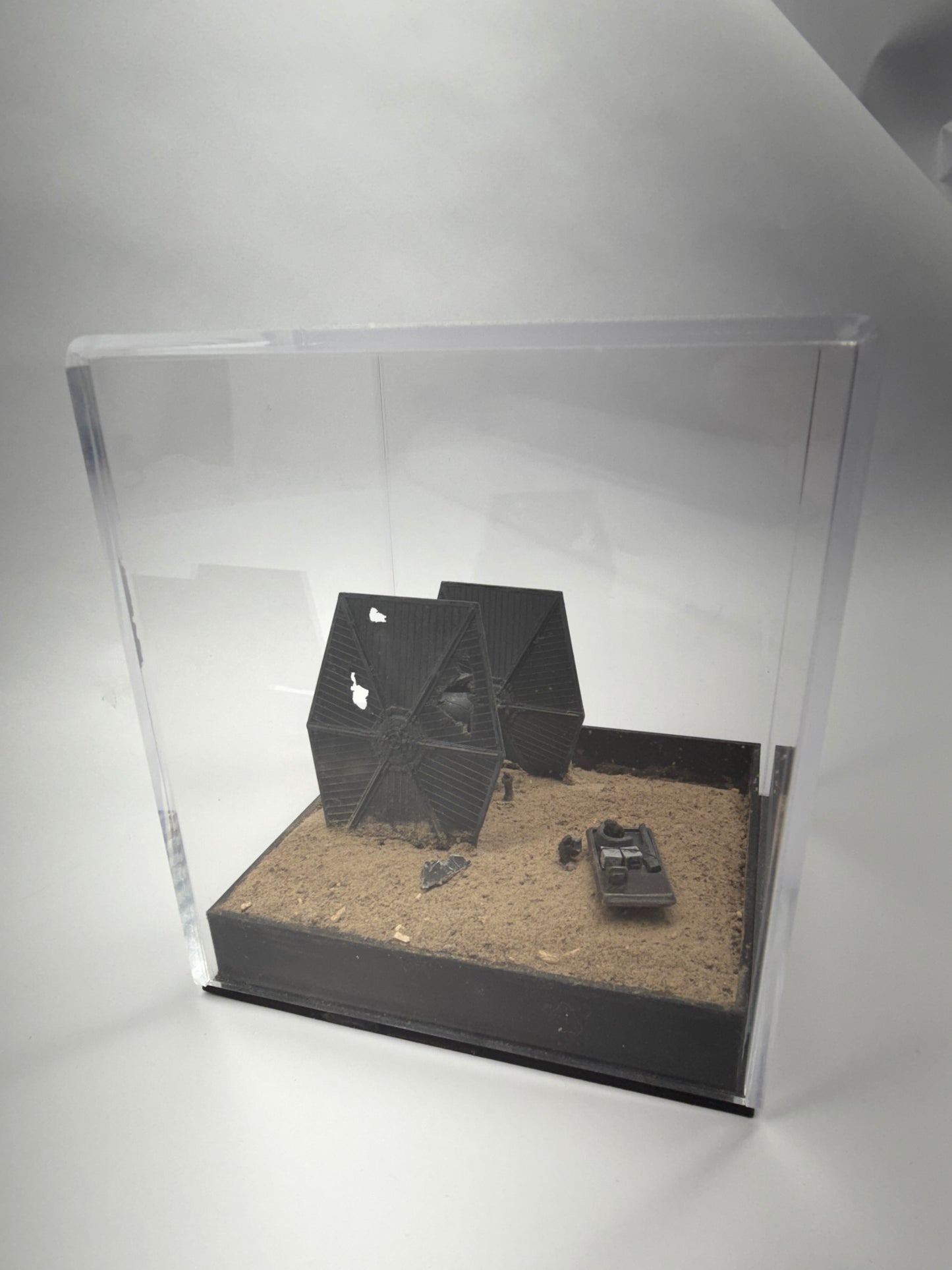 Star Wars: Tattooine Tie Fighter Wreckage Diorama